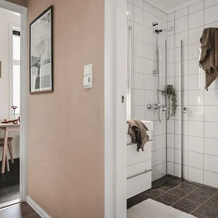 Lovely Townhouse Close To The Centre ברגן