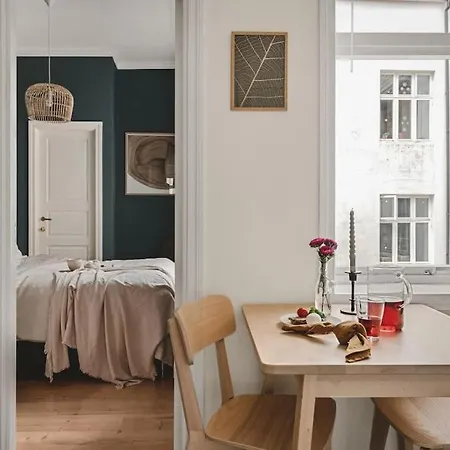 Lägenhet Lovely Townhouse Close To The Centre *